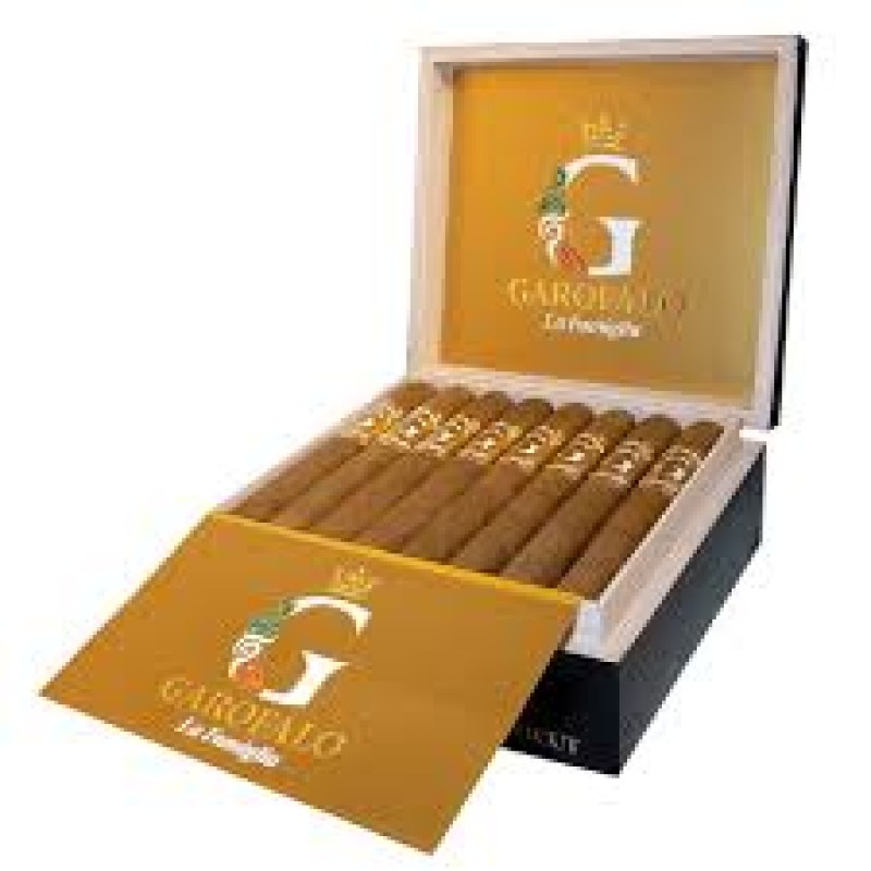 GAROFALO LA FAMIGLIA CONNECTICUT CHURCHILL  24 CT BOX