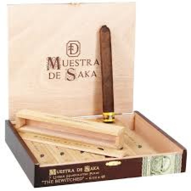 MUESTRA DE SAKA " THE BEWITCHED " 6 5/8 X 50 7 CT BOX