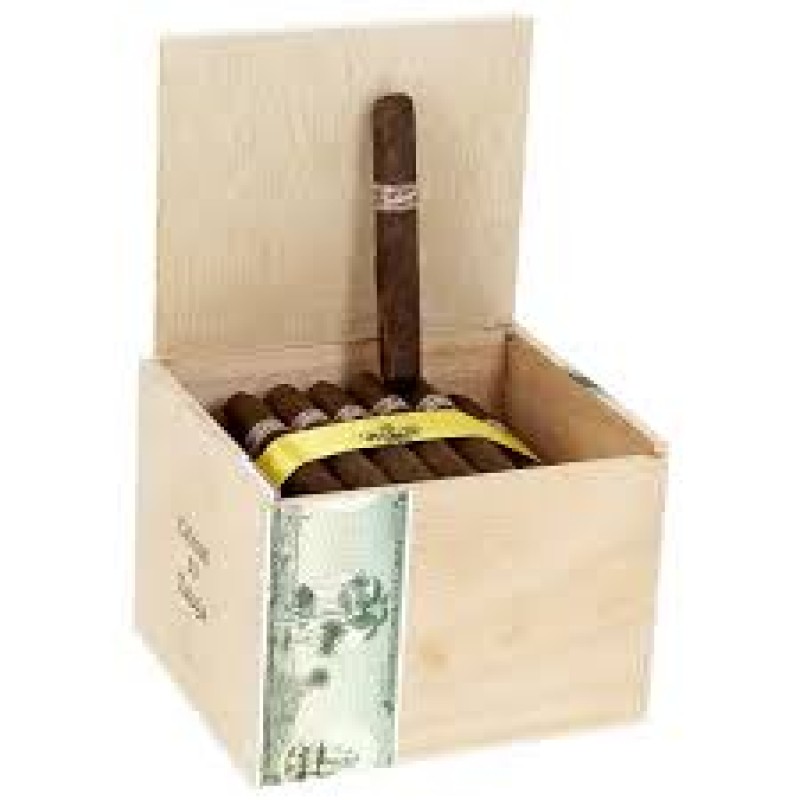 TATUAJE PETITE CAZADORES RESERVA 50 CT BOX